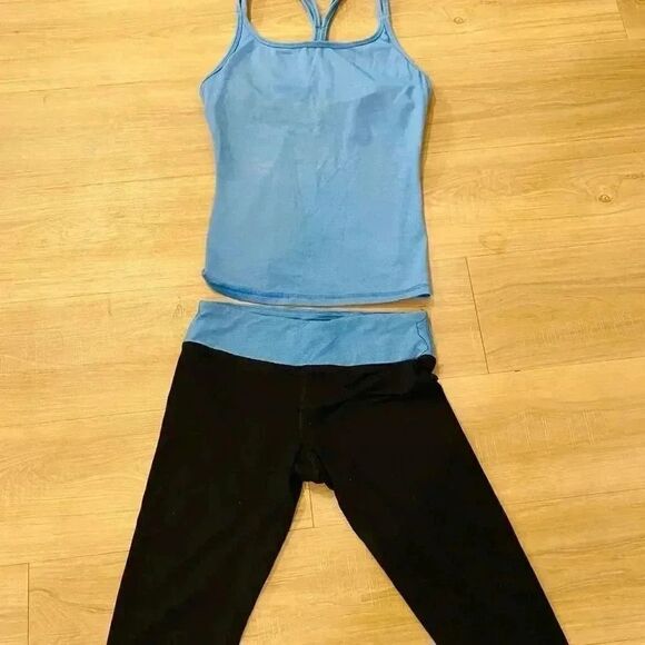 Andrew Marc Athletic Top & Bottom - Picture 1 of 7